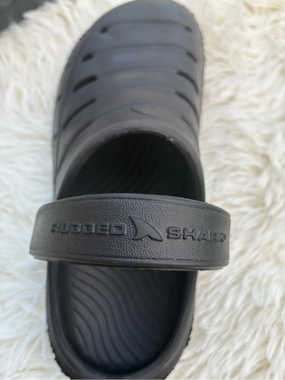 Rugged Shark lightweight black